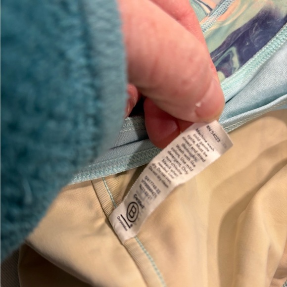 Athleta Girl Ocean Marble Cannonball Shorts XL 14 - Picture 9 of 10